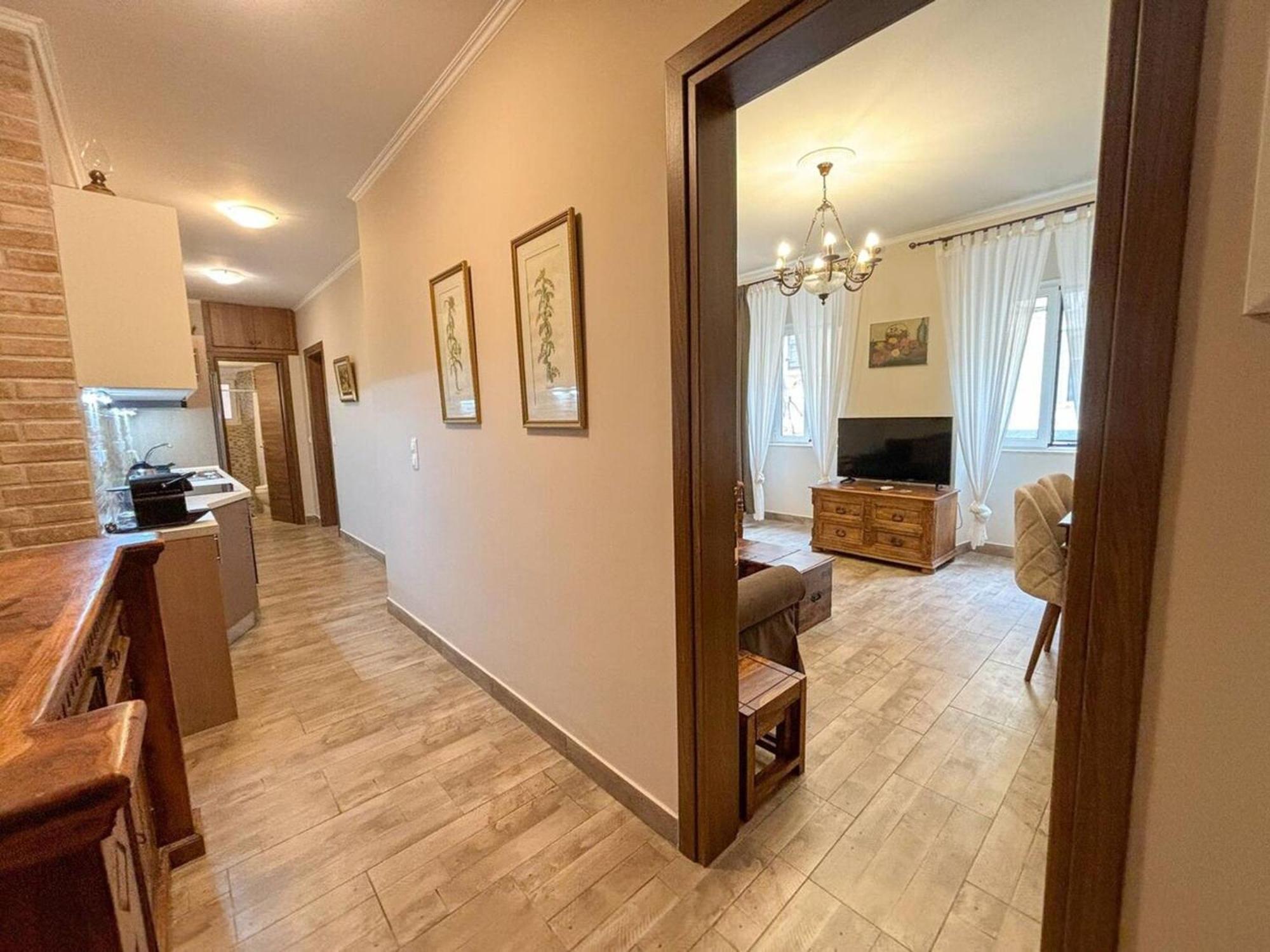 Dion And Eva's Oldtown Apartment *